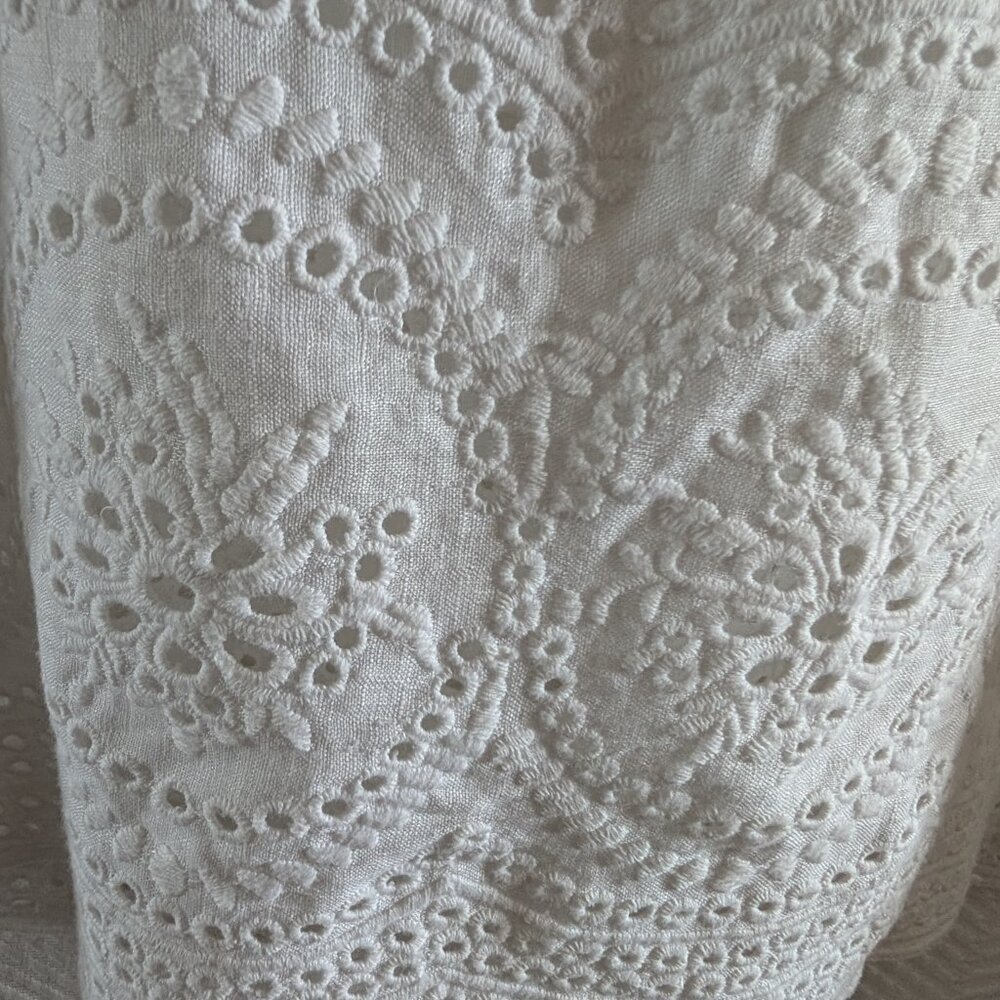 Cynthia Rowley 100% White  Linen Sleeveless Top Embroidered Hem Medium Coastal - Picture 5 of 12